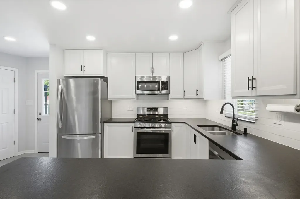 714 North 2nd Avenue Villa Park IL 60181