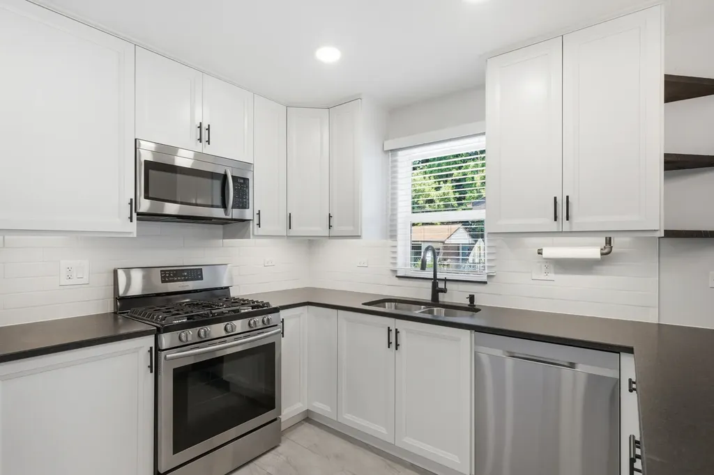 714 North 2nd Avenue Villa Park IL 60181
