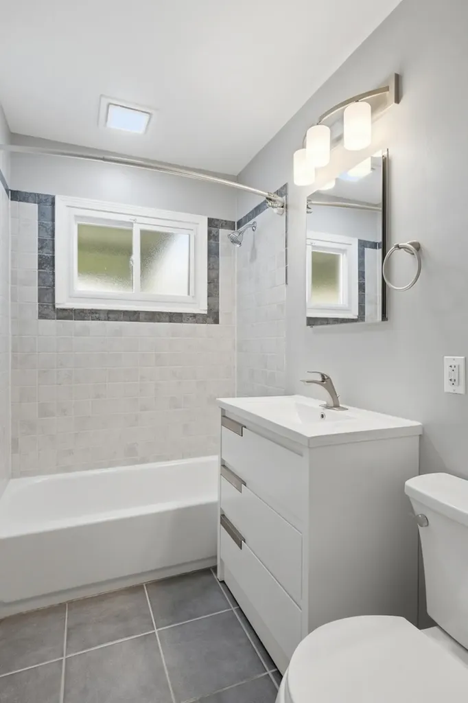 714 North 2nd Avenue Villa Park IL 60181