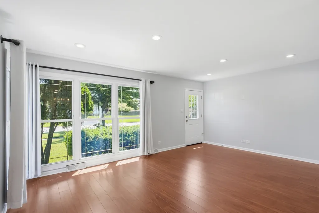 714 North 2nd Avenue Villa Park IL 60181