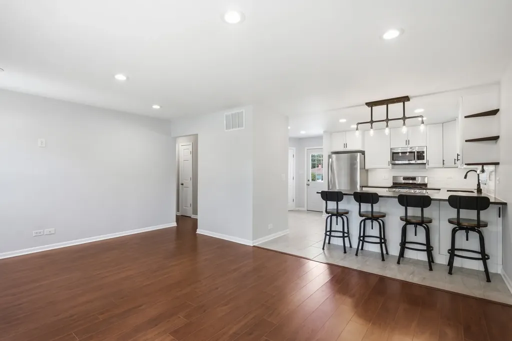 714 North 2nd Avenue Villa Park IL 60181
