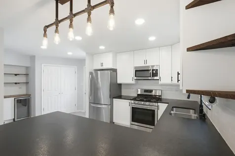 714 North 2nd Avenue Villa Park IL 60181