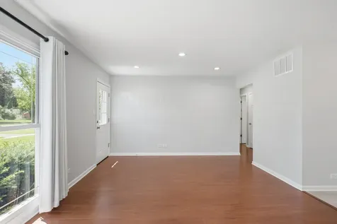 714 North 2nd Avenue Villa Park IL 60181