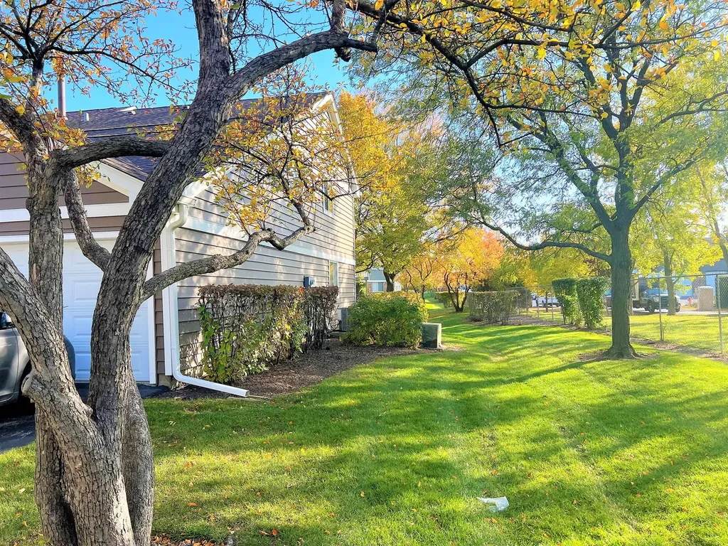 601 Hanover Court Schaumburg IL 60194