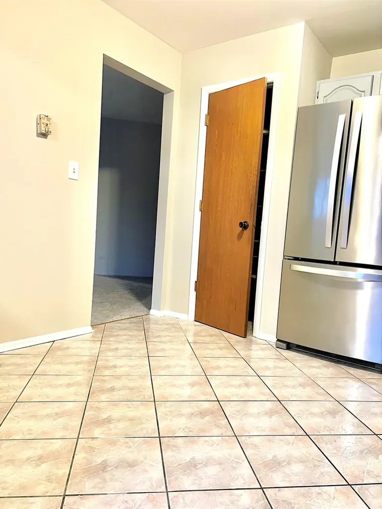 601 Hanover Court Schaumburg IL 60194