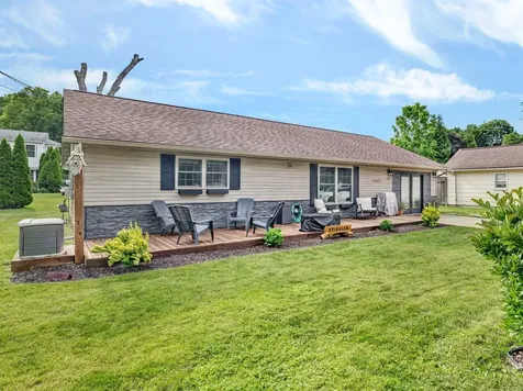 172 South Cash Street Seneca IL 61360