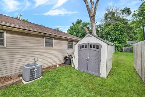 172 South Cash Street Seneca IL 61360