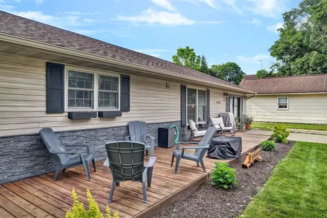 172 South Cash Street Seneca IL 61360