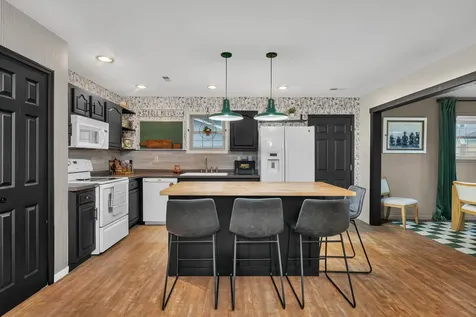 172 South Cash Street Seneca IL 61360
