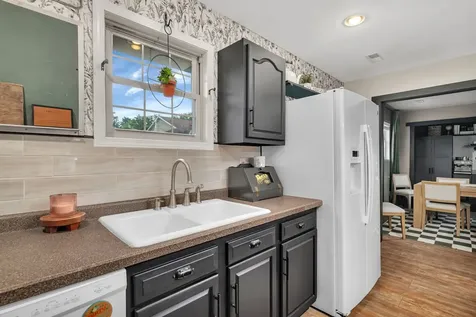 172 South Cash Street Seneca IL 61360