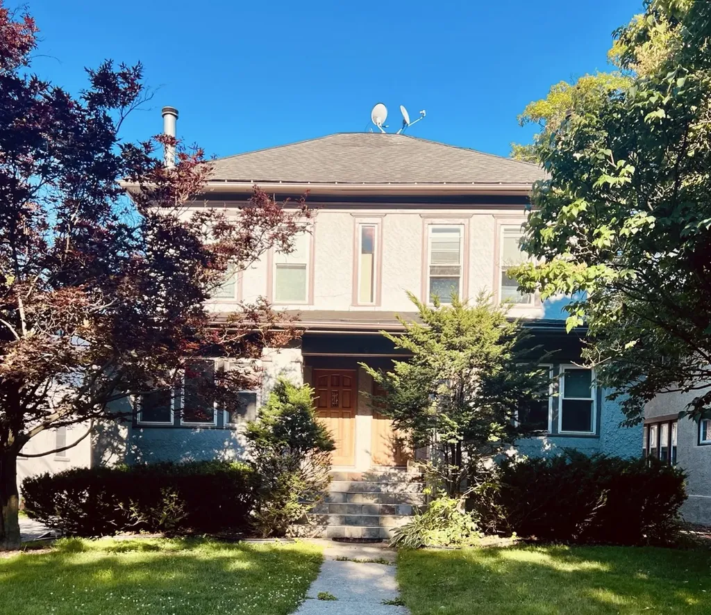 151 Barrypoint Road Riverside IL 60546