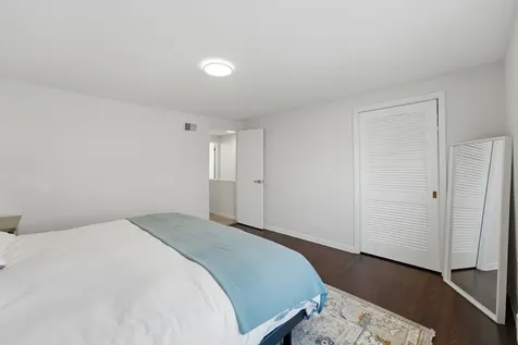 221 South Maple Avenue Oak Park IL 60302