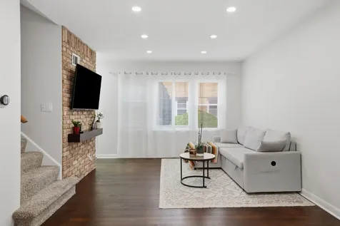 221 South Maple Avenue Oak Park IL 60302