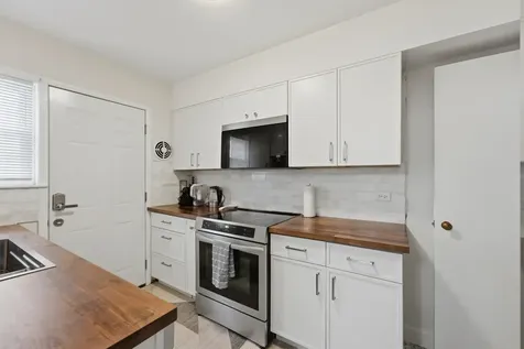 221 South Maple Avenue Oak Park IL 60302
