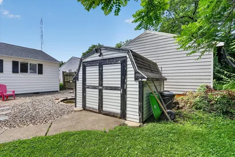 1204 West Violet Street Freeport IL 61032