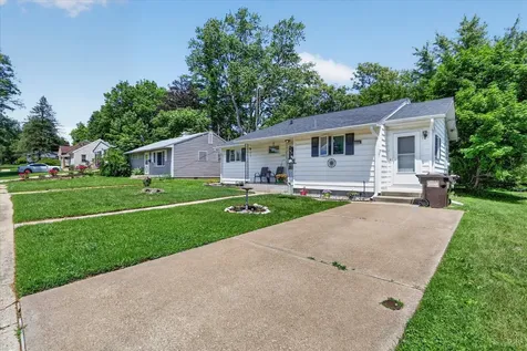 1204 West Violet Street Freeport IL 61032