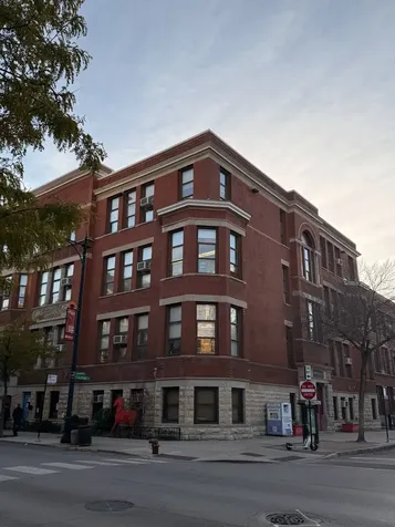 709 West Roscoe Street Chicago IL 60657