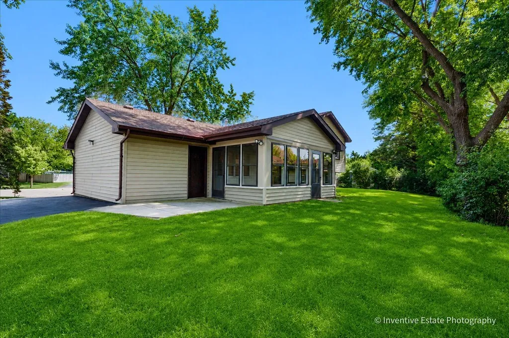 226 Lincolnshire Court Bolingbrook IL 60440