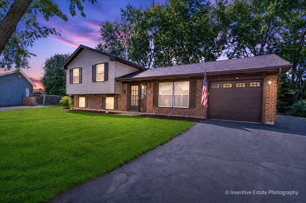 226 Lincolnshire Court Bolingbrook IL 60440