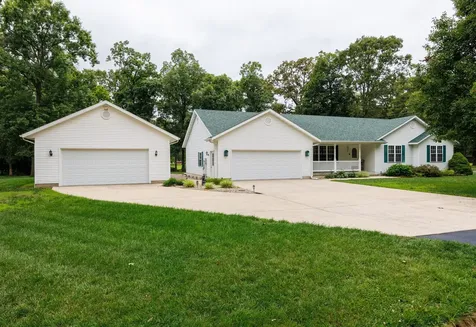 3608 Andrews Court Salem IL 62881