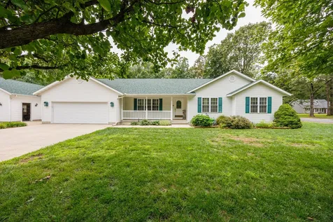 3608 Andrews Court Salem IL 62881