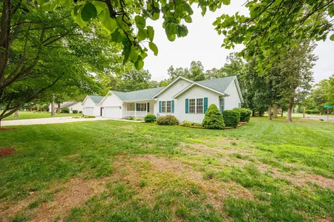 3608 Andrews Court Salem IL 62881