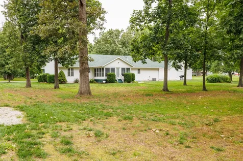 3608 Andrews Court Salem IL 62881