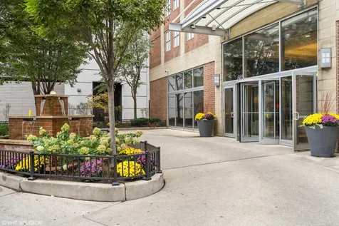 645 North Kingsbury Street Chicago IL 60654