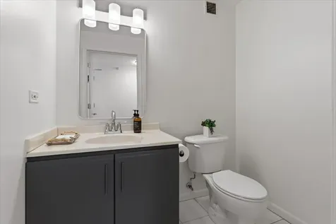 645 North Kingsbury Street Chicago IL 60654