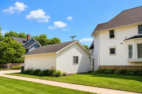 222 West Jackson Street Morris IL 60450