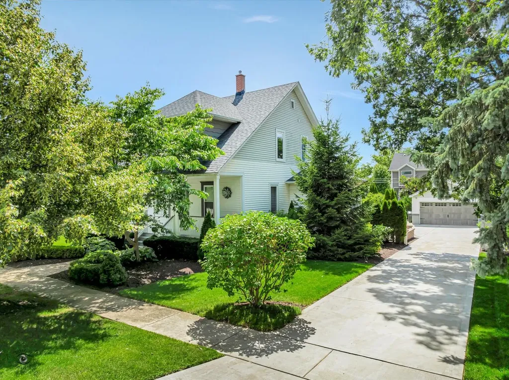 220 Hickory Street Frankfort IL 60423