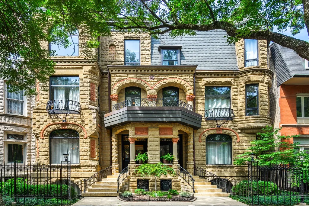 540 West Belden Avenue Chicago IL 60614