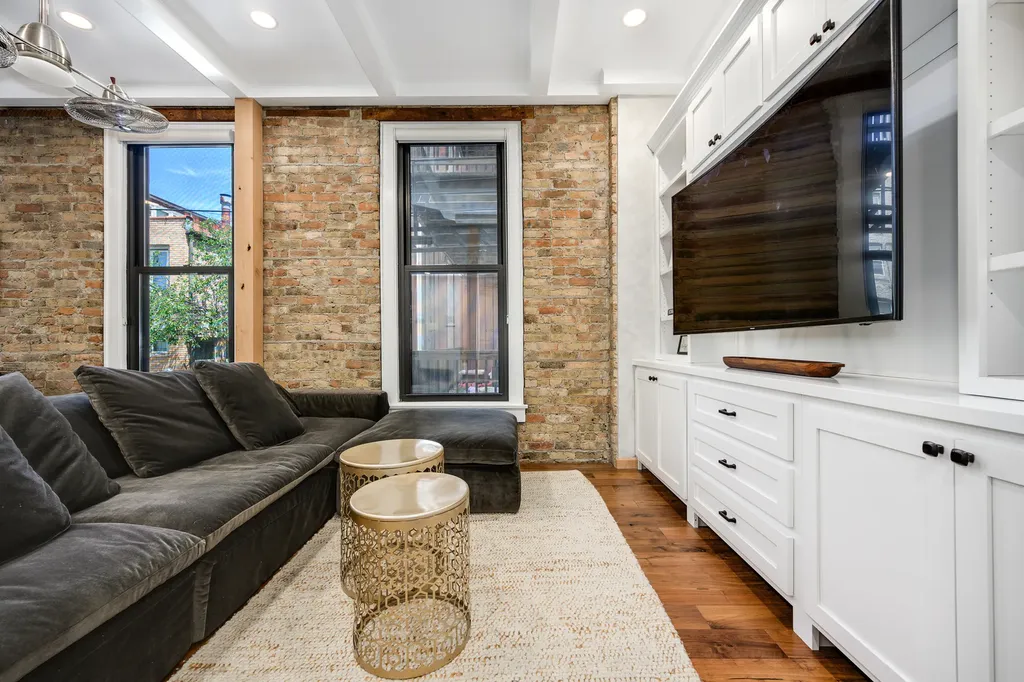 540 West Belden Avenue Chicago IL 60614