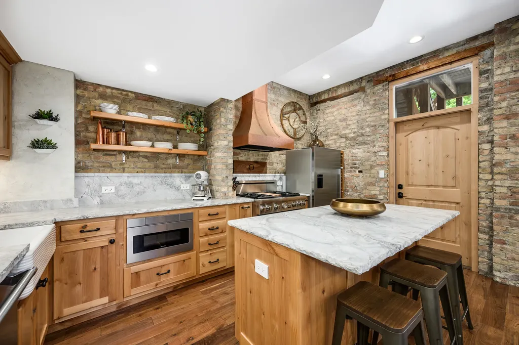 540 West Belden Avenue Chicago IL 60614