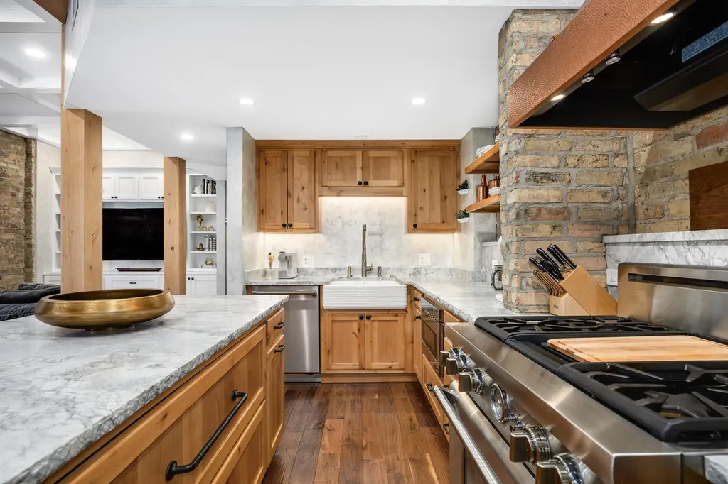 540 West Belden Avenue Chicago IL 60614