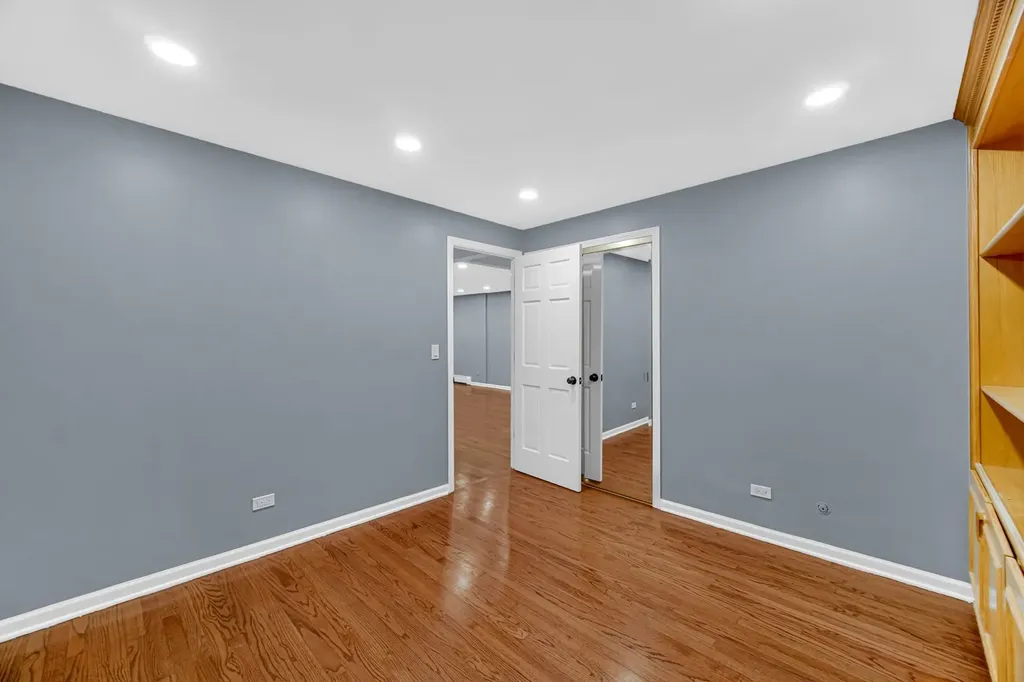 5700 West Montrose Avenue Chicago IL 60634