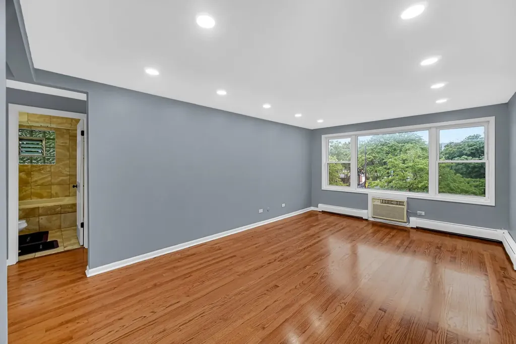 5700 West Montrose Avenue Chicago IL 60634