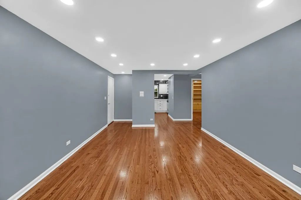 5700 West Montrose Avenue Chicago IL 60634