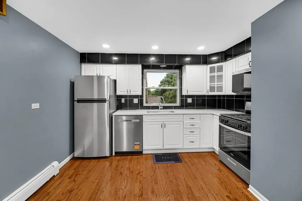 5700 West Montrose Avenue Chicago IL 60634