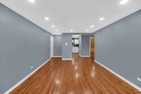 5700 West Montrose Avenue Chicago IL 60634