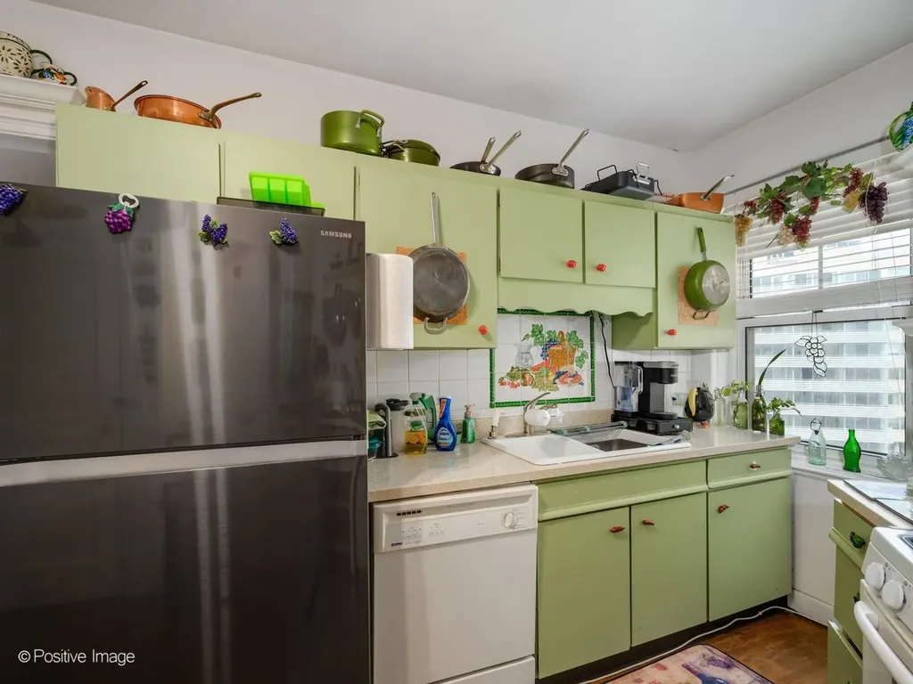 5555 North Sheridan Road Chicago IL 60640