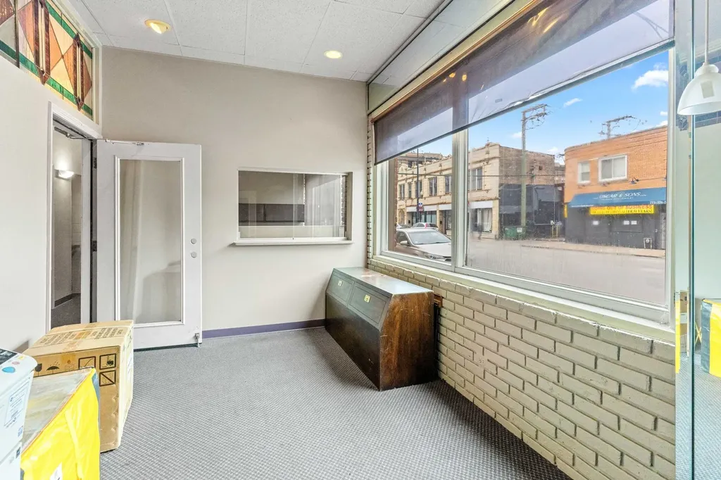 735 West 35th Street Chicago IL 60616