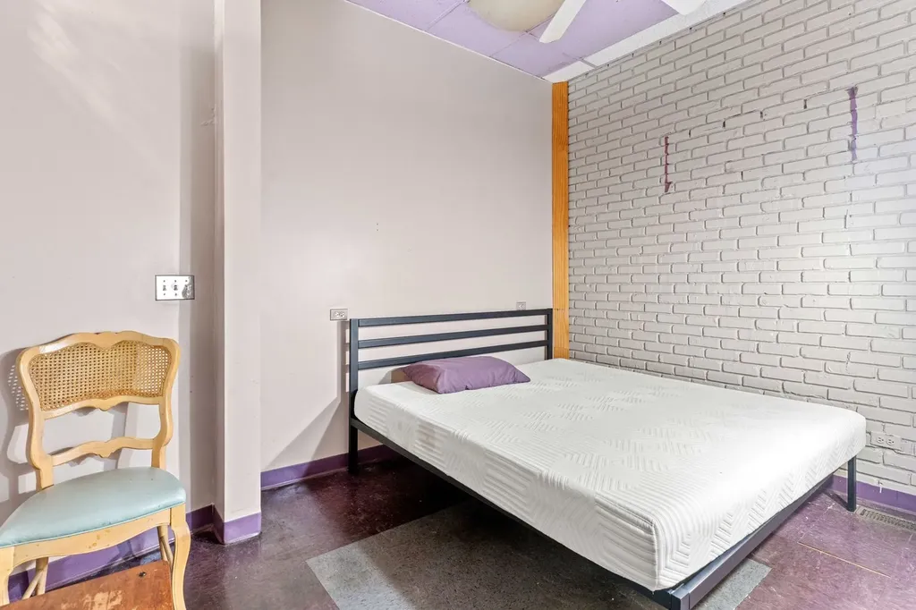 735 West 35th Street Chicago IL 60616