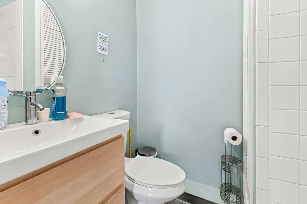 735 West 35th Street Chicago IL 60616