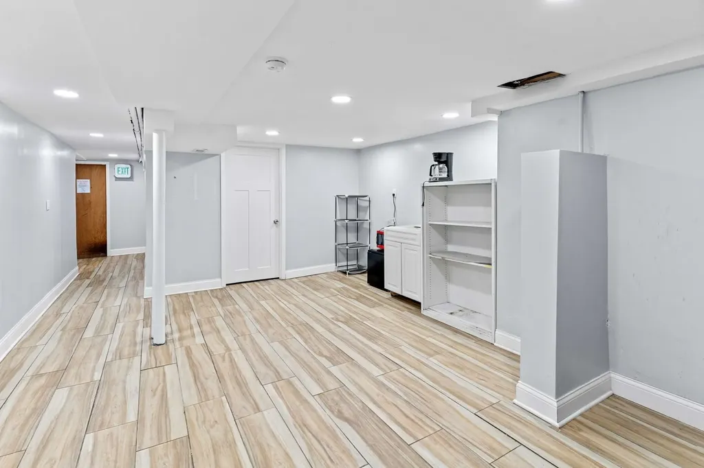 735 West 35th Street Chicago IL 60616