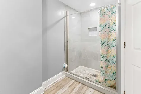 735 West 35th Street Chicago IL 60616