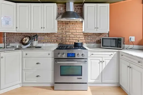 735 West 35th Street Chicago IL 60616