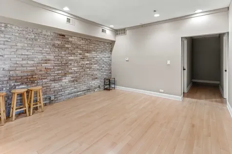 735 West 35th Street Chicago IL 60616