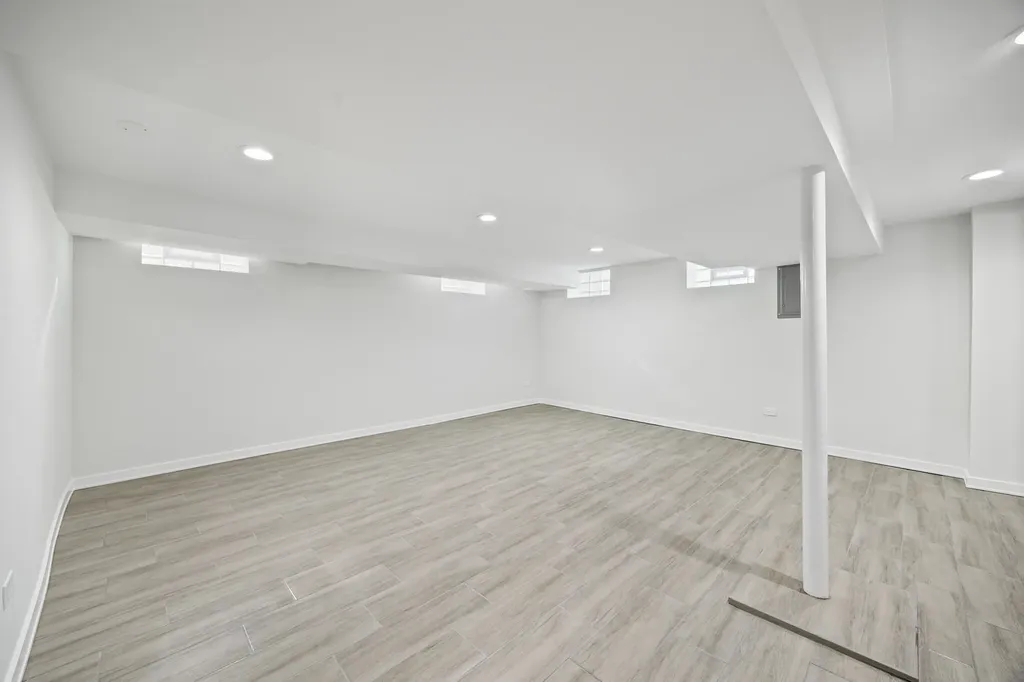 11304 South Lowe Avenue Chicago IL 60628