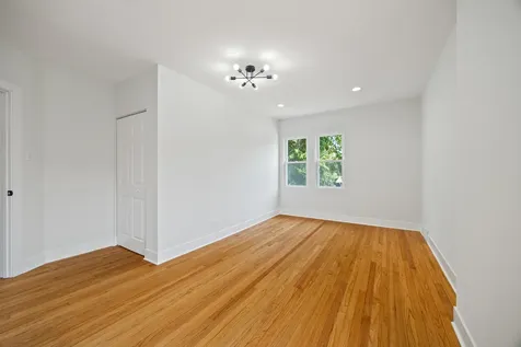 11304 South Lowe Avenue Chicago IL 60628